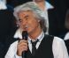 Daniel Guichard sur le plateau de Champs-Elysées , émission diffusée le samedi 26 novembre sur France 2.
