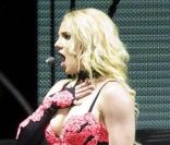 Britney Spears se produit à Mexico (Mexique), le samedi 3 décembre 2011.
