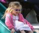 Jennifer Garner, enceinte : Violet s'amuse comme une folle lors  d'un après-midi dans un parc de Santa Monicale 4 décembre 2011 