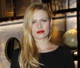 Elodie Frégé à la célébration des 135 ans de French légèreté à la boutique Lancel des Champs-Elysées le 24 novembre 2011