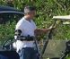 George Clooney, un peu handicapé, alors qu'il continue son week-end de Thanksgiving avec sa petite amie Stacy Keibler au Mexique à la fin du mois de novembre 2011