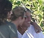 George Clooney semble plus heureux que jamais aux côtés de sa belle Stacy Keibler lors de leur week-end de Thanksgiving au Mexique à la fin du mois de novembre 2011