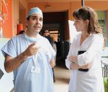 Marie Gillain visite le service ophtalmologique d\'un hôpital de Marrakech, en marge du festival international du film. Le 8 décembre 2011
