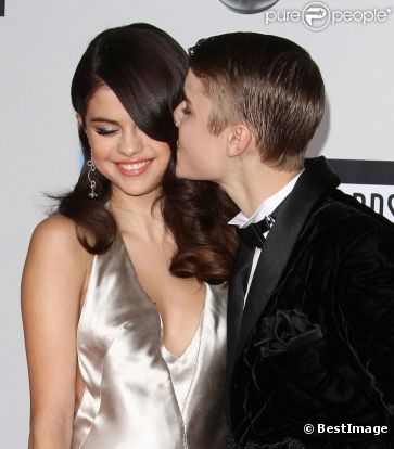 Justin Bieber et Selena Gomez le 20 novembre 2011 à Los Angeles