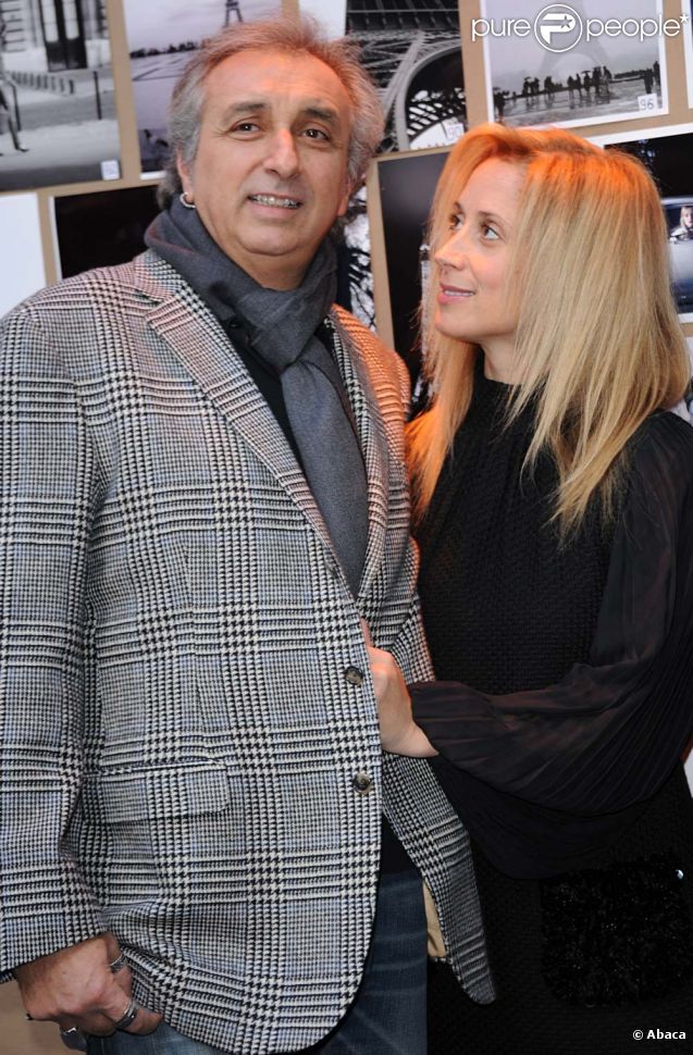 Lara Fabian et Gérard Pullicino pour la remise du Prix de l'hôtel de Sers, à Paris, le 14 décembre 2011. 