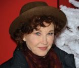 Marlène Jobert lors d'une soirée au profit de l'association Petits  Princes et de  lancement du train rouge Coca Cola, le 15 décembre 2011, à  Paris