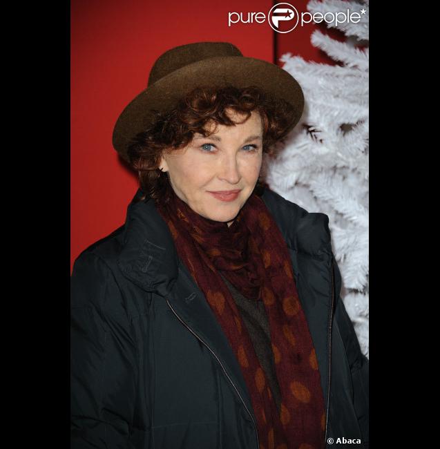 Marlène Jobert lors d'une soirée au profit de l'association Petits  Princes et de  lancement du train rouge Coca Cola, le 15 décembre 2011, à  Paris