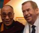 Václav Havel et le Dalai Lama, à Prague, décembre 2008. 