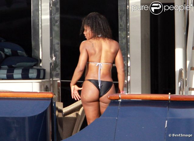 Serena Williams aguicheuse à Miami le 25 décembre 2011