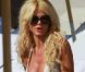 Victoria Silvstedt : En bikini blanc, la bimbo fait fureur