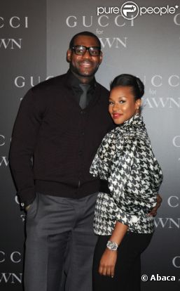 LeBron James et sa compagne Savannah Brinson le 17 septembre 2009 à New York 