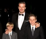 David Beckham et ses fils Brooklyn et Romeo le 19 décembre 2011 à Londres