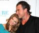 AnnaLynne McCord, provocante, chevauche Dominic Purcell devant ses fillettes