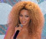 Beyoncé Knowles dans une école de danse de Harlem le 30 juin 2011<br />