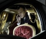 Jean-Charles de Castelbajac présente son cabinet de curiosités dans la Nouvelle Twingo 55 FBG.