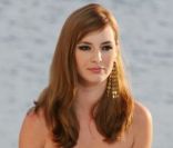 Louise Bourgoin durant le Grand Journal au Festival de Cannes en 2008<br />