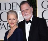 Helen Mirren et Taylor Hackford aux Golden Globes, le 15 janvier 2012 à Los Angeles.