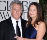 Dutin Hoffman et Lisa Gottsegen aux Golden Globes, le 15 janvier 2012 à Los Angeles.