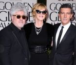 Pedro Almodovar, Melanie Griffith et Antonio Banderas aux Golden Globes, le 15 janvier 2012 à Los Angeles.