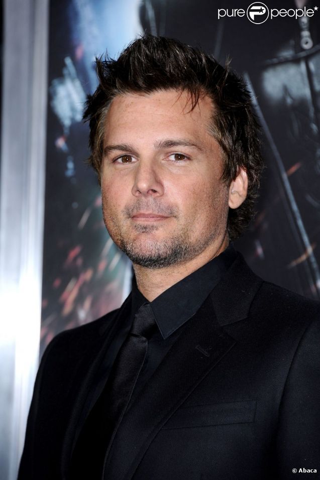 Len Wiseman s'est rendu dans un élégant costume noir à la première du film Underworld : Awakening à Los Angeles, le 19 janvier 2012.