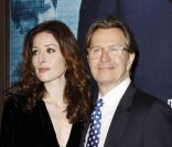 Gary Oldman et Alexandra Edenborough lors de la première de La Taupe à l'UGC Normandie à Paris le 20 janvier 2012
 &nbsp; 