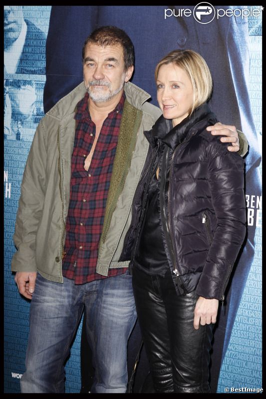 Olivier Marchal et sa femme Catherine lors de la première de La Taupe à l'UGC Normandie à Paris le 20 janvier 2012
 &nbsp; 