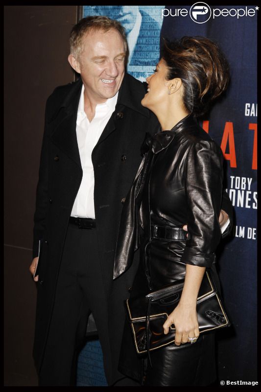 François-Henri Pinault et sa femme Salma Hayek lors de la première de La Taupe à l'UGC Normandie à Paris le 20 janvier 2012
 &nbsp; 
