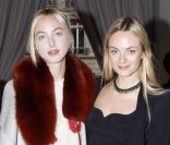 Les soeurs Claire et Virginie Courtin-Clarins au défilé haute-couture à Paris, le 23 janvier 2012.