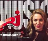 Madonna se prête à un concours NRJ pour le Super Bowl XLVI du 5 février 2012.