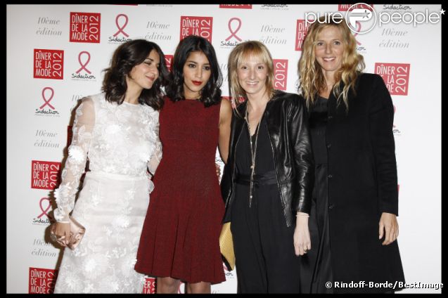 Géraldine Nakache, Leïla Bekhti, Audrey Lamy et Sandrine Kiberlain au Dîner de la mode en faveur du Sidaction, au Pavillon d'Armenonville à Paris, le 26 janvier 2012.