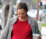 Jennifer Garner, enceinte, avec Seraphina à Los Angeles, le 27 janvier 2012