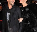 Christophe Maé et sa femme Nadège ont quitté leur repaire pour apparaître sur le tapis rouge de la 13e édition des NRJ Music Awards, au palais des festivals de Cannes, le 28 janvier 2012.