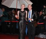 Jamais (ou presque) l'un sans l'autre, Sarah Marshall et Jean-Claude Jitrois sur le tapis rouge de la 13e édition des NRJ Music Awards, au palais des festivals de Cannes, le 28 janvier 2012.