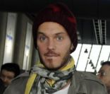 Le sympathique M. Pokora arrive à l'aéroport de Nice, le 29 janvier 2012