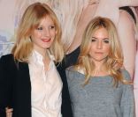 Sienna Miller et sa grande soeur Savannah en mar 2011 à Londres