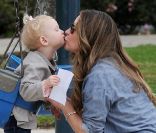 Rebecca Gayheart laisse son bébé pour de tendres moments avec sa grande, Billie