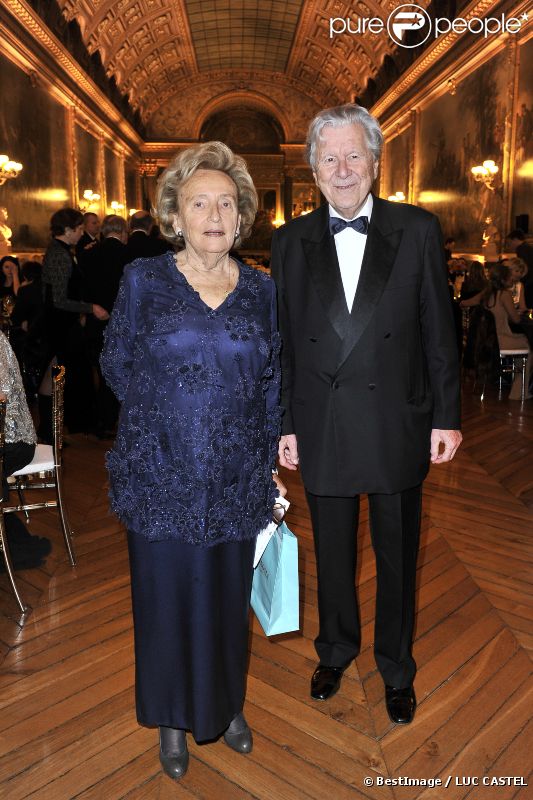  Bernadette Chirac lors de la soirée de gala au château de Versailles, au profit de l'association AVEC (Association pour la vie espoir contre le cancer), le 30 janvier 2012 