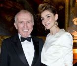  François Pinault et la princesse Clotilde Coureau lors de la soirée de gala au château de Versailles, au profit de l'association AVEC (Association pour la vie espoir contre le cancer), le 30 janvier 2012 