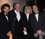 Mireille Darc et Pascal Desprez et Stéphane Bern lors de la soirée de gala au château de Versailles, au profit de  l'association AVEC (Association pour la vie espoir contre le cancer), le  30 janvier 2012
