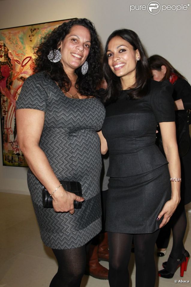 Rosario Dawson et sa mère Isabel Celeste à Hambourg, le 31 janvier 2012.