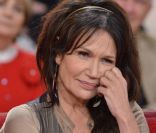 Clémentine Célarié sur le plateau de Vivement dimanche - tourné le 1er février, diffusé le 5 sur France 2.