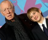 Max Von Sydow et Thomas Horn présente Extrêmement fort et incroyablement près au festival de Berlin, le 10 février 2012.