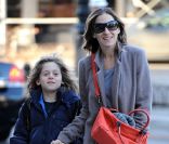 Sarah Jessica Parker accompagne son fils James à l\'école, le 6 février, à New York.
