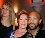 Sabrina, Miss Cougar 2011 et Lionel (Mister France 2011) lors de l\'élection Miss Cougar à Paris, le 12 février 2012