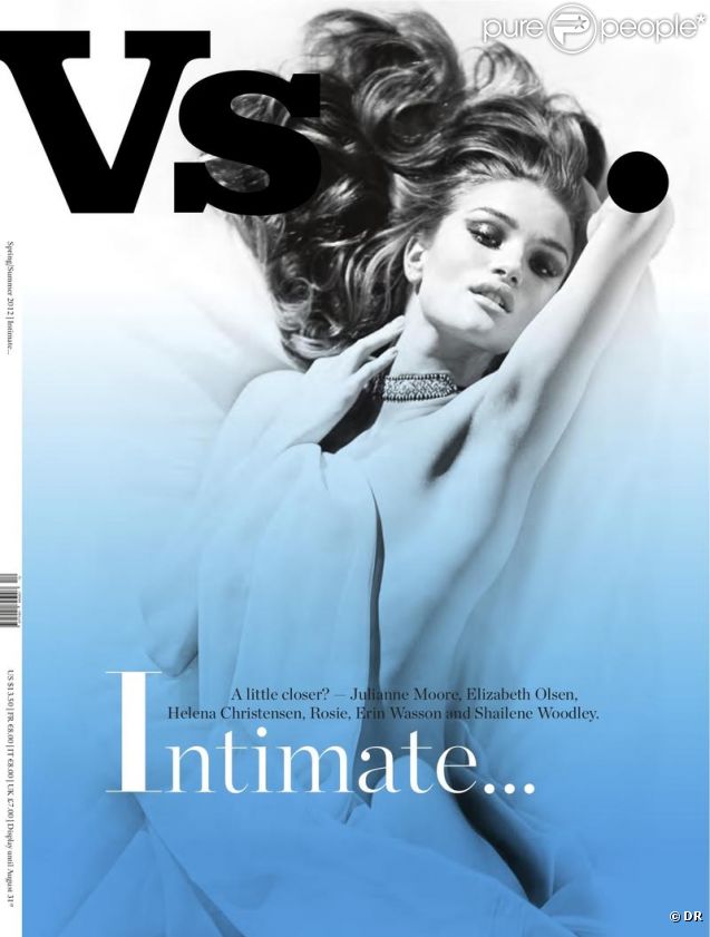 Rosie Huntington-Whiteley pose en couverture du magazine Vs.