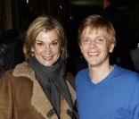 Alex Lutz et Michèle Laroque lors des représentations exceptionnelles de février du spectacle  Formule enrichie avec encore plus de Lutz à l'intérieur  aux Folies Bergère à Paris