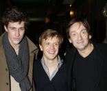 Jean-Baptise Maunier, Alex Lutz et Pierre Palmade lors des représentations exceptionnelles de février du spectacle <em>Formule enrichie avec encore plus de Lutz à l\'intérieur</em> aux Folies Bergère à Paris