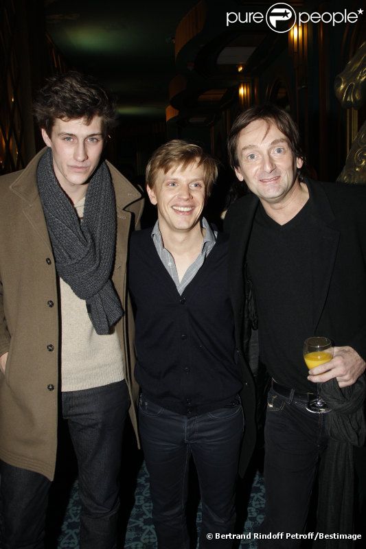 Jean-Baptise Maunier, Alex Lutz et Pierre Palmade lors des représentations exceptionnelles de février du spectacle  Formule enrichie avec encore plus de Lutz à l'intérieur  aux Folies Bergère à Paris