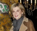Michèle Laroque lors des représentations exceptionnelles de février du spectacle  Formule enrichie avec encore plus de Lutz à l'intérieur  aux Folies Bergère à Paris