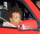Cissy Houston à Newark pour préparer les obsèques de sa fille Whitney Houston, le 14 février 2012.